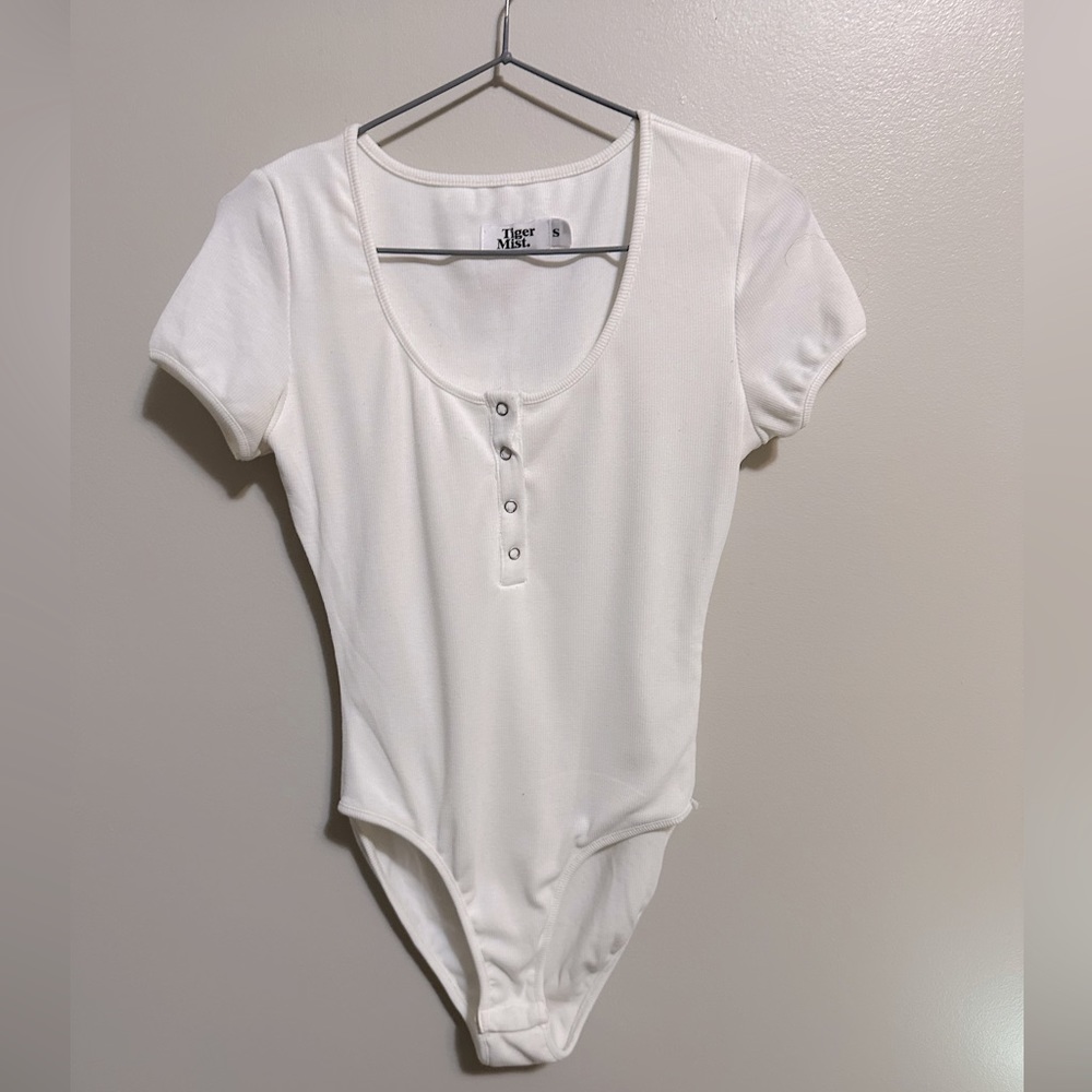 Tiger Mist| white bodysuit